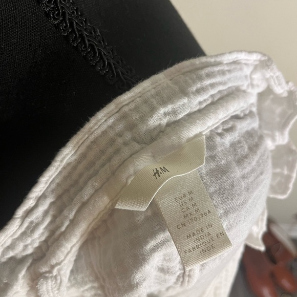 H&M White Ruffled Blouse - Picture 6 of 6